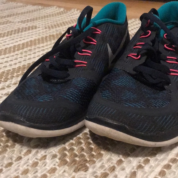 New Nike Trainers - Picture 4 of 5